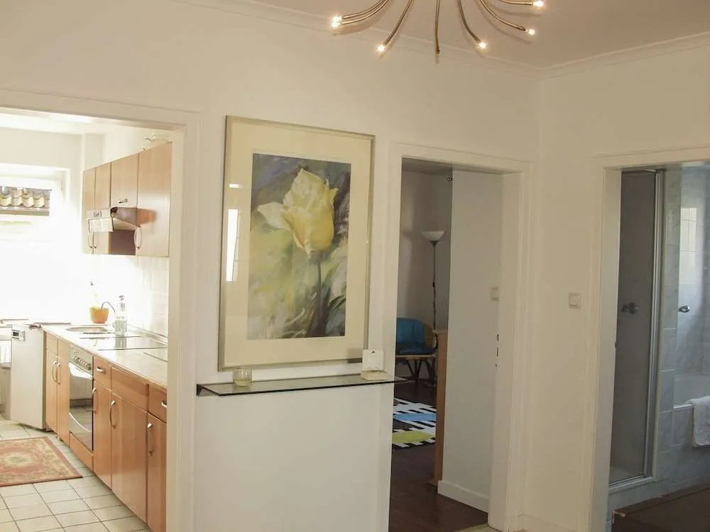 Tolstov Apartments - 1 , 3 and 4 Room Apartments - 20 min Messe DUS & Airport DUS