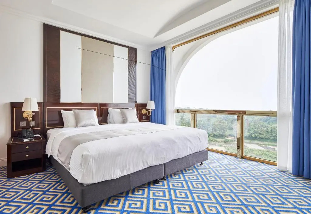 GoldOne Hotel & Suites