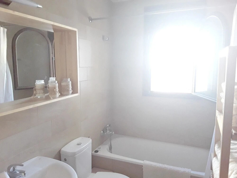 Villa With 4 Bedrooms in Roche, With Pool Access, Furnished Garden and