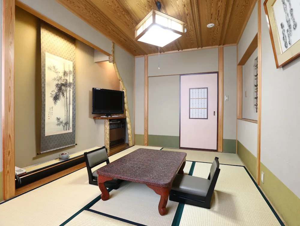 志賀高原 白い温泉 渓谷の湯