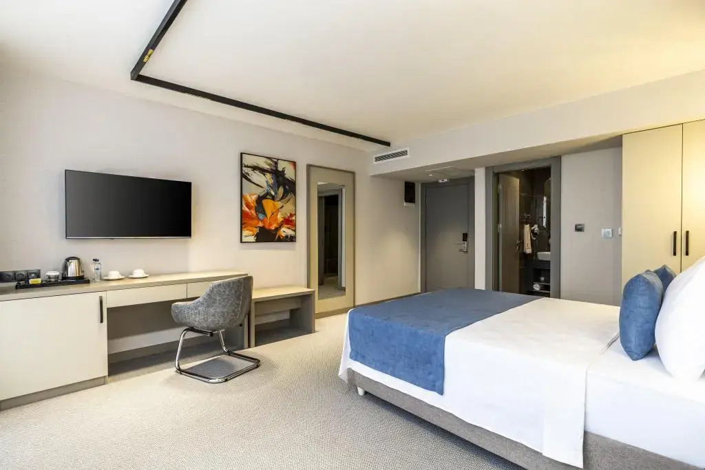 Rossi Luxury Hotel