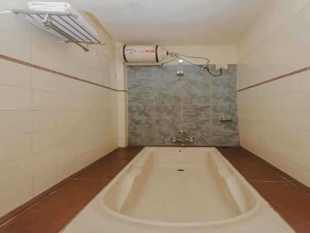 OYO 10382 Hotel Saffron Suites