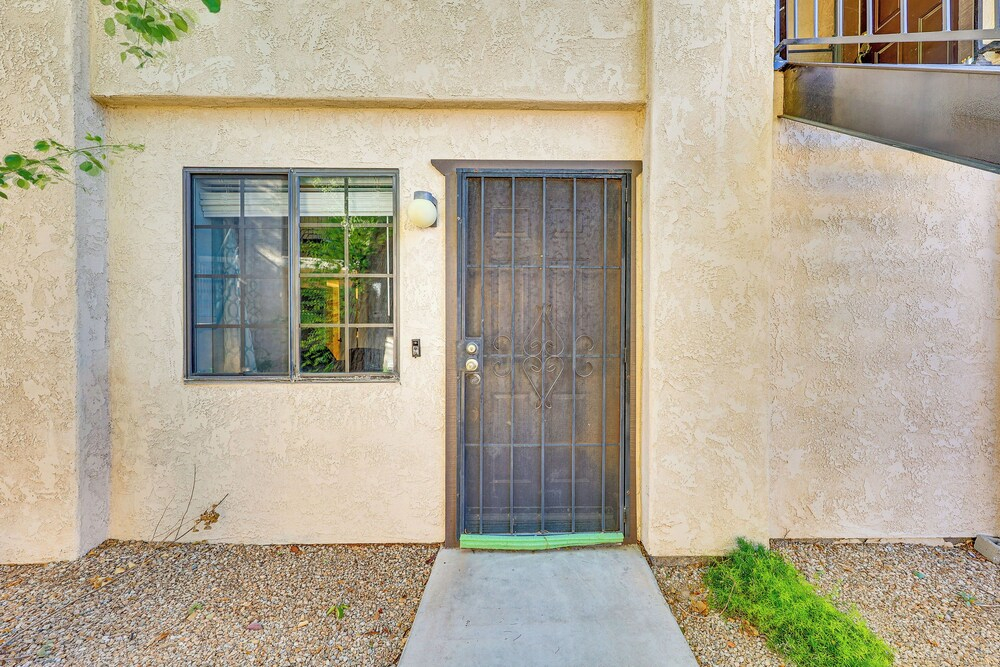 Ground-level Getaway: 3 Mi to Bullhead City Parks