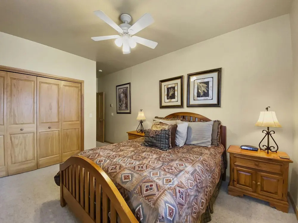Gold King Chalet 3 Bedroom Townhouse by RedAwning