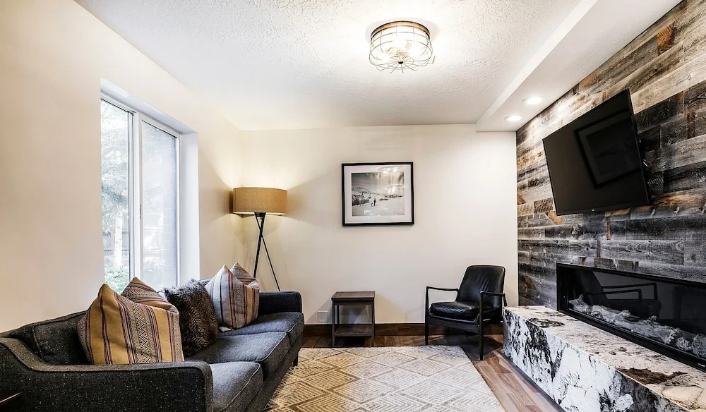 Park Station 124 2 Bedroom Condo by RedAwning