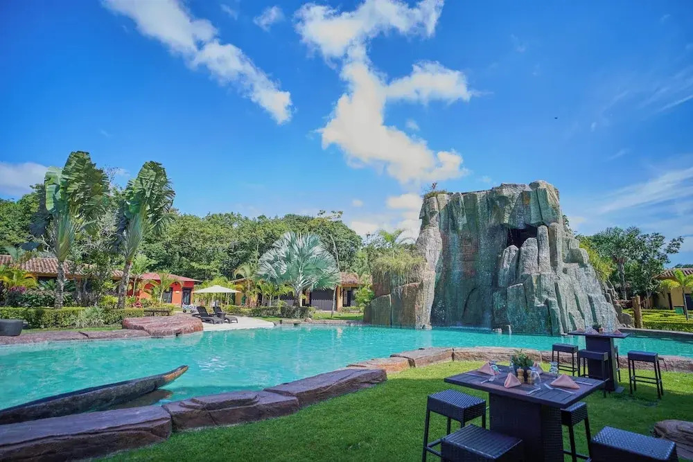 Ara Merú Lodge