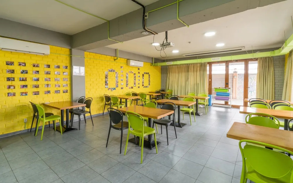 ololoFreelander work and travel Hostel