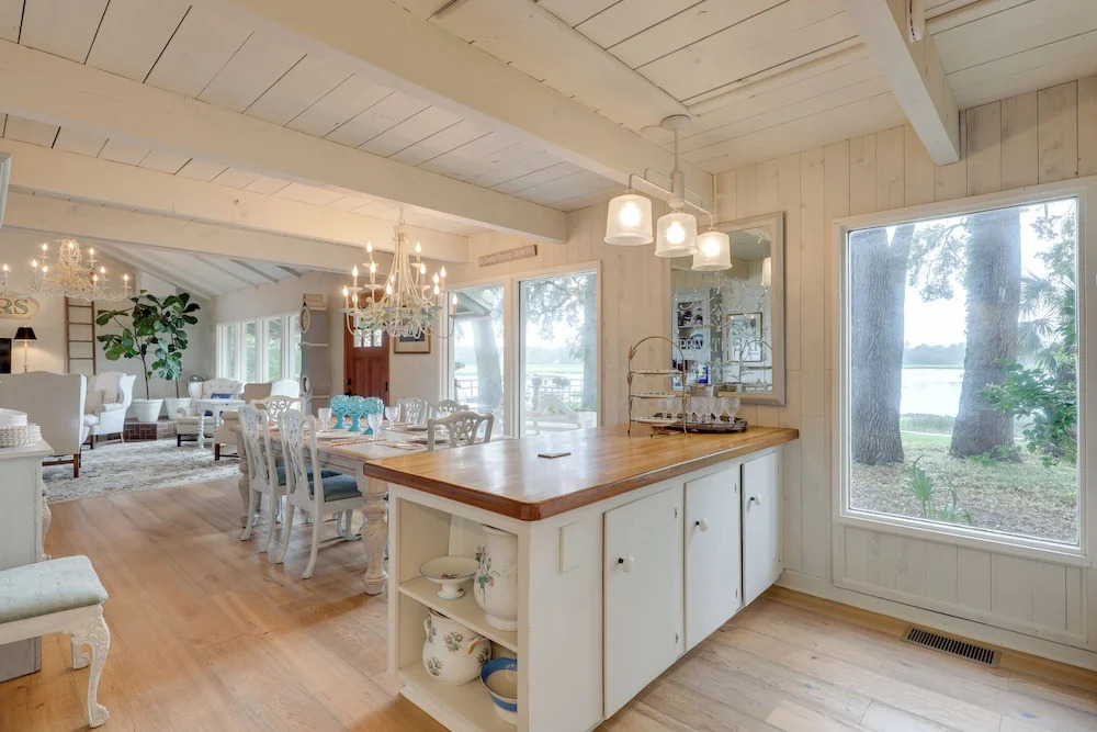Secluded Riverfront Home w/ Dock Under Mossy Oaks