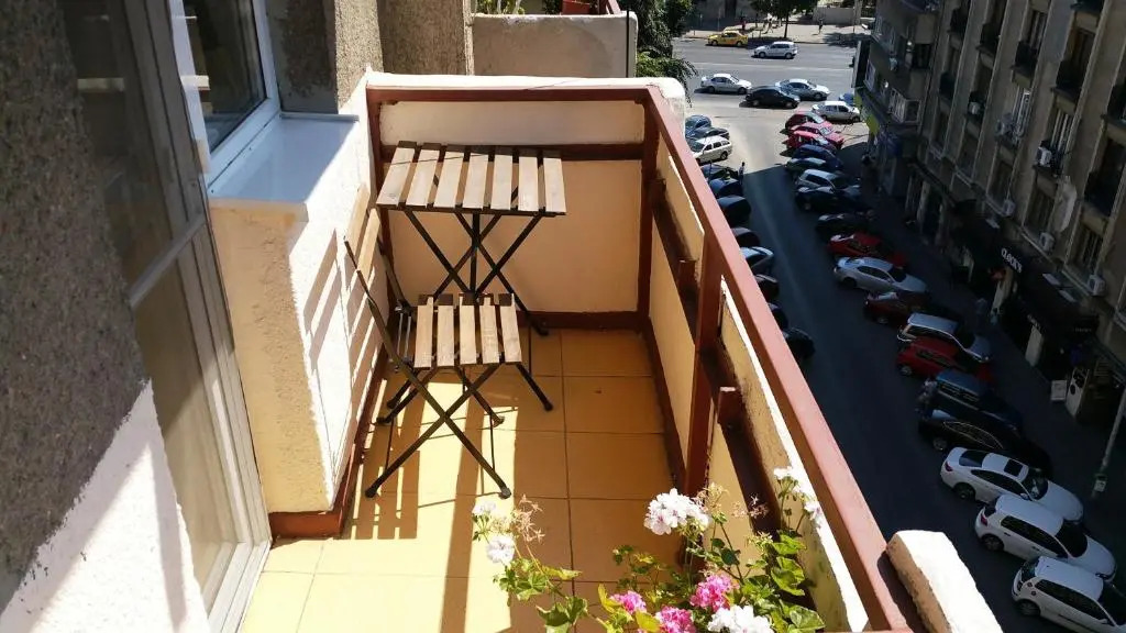 Sunny Old Town Apartments