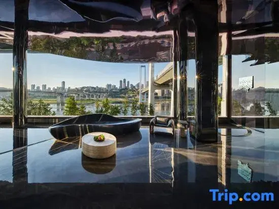 Yolo Private Soup Hot Spring Designer Hotel