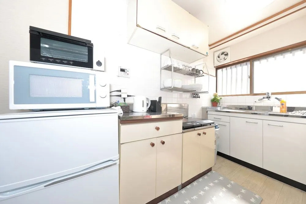 Namba East House01