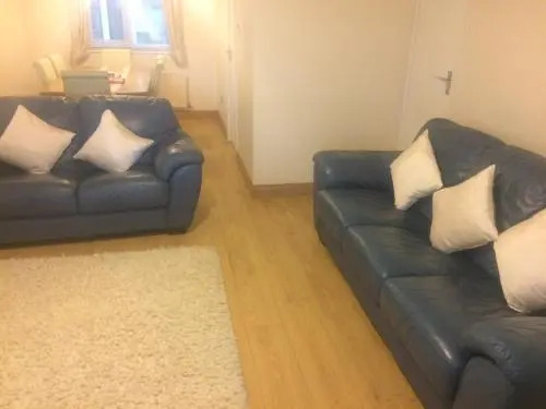 Cosy 3 bed detached house Birmingham