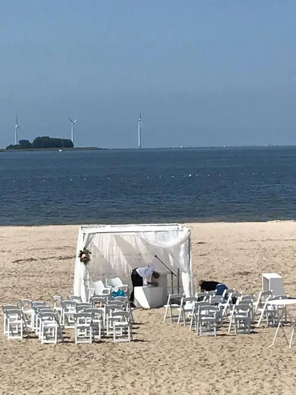 Bungalow kleine Deichperle, Strand, Deich und ein wunderschöner kleiner Ort in unmittelbarer, fußläufger Nähe