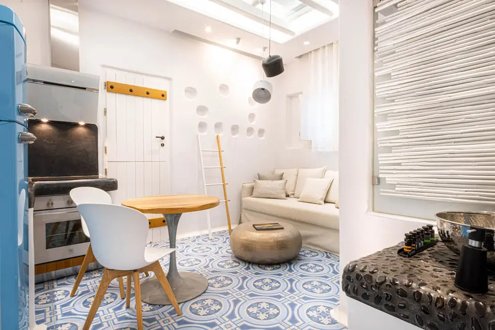 KYMA & HELIOS Deluxe Suites with Hot Tub at AmazeU Suites Naxos