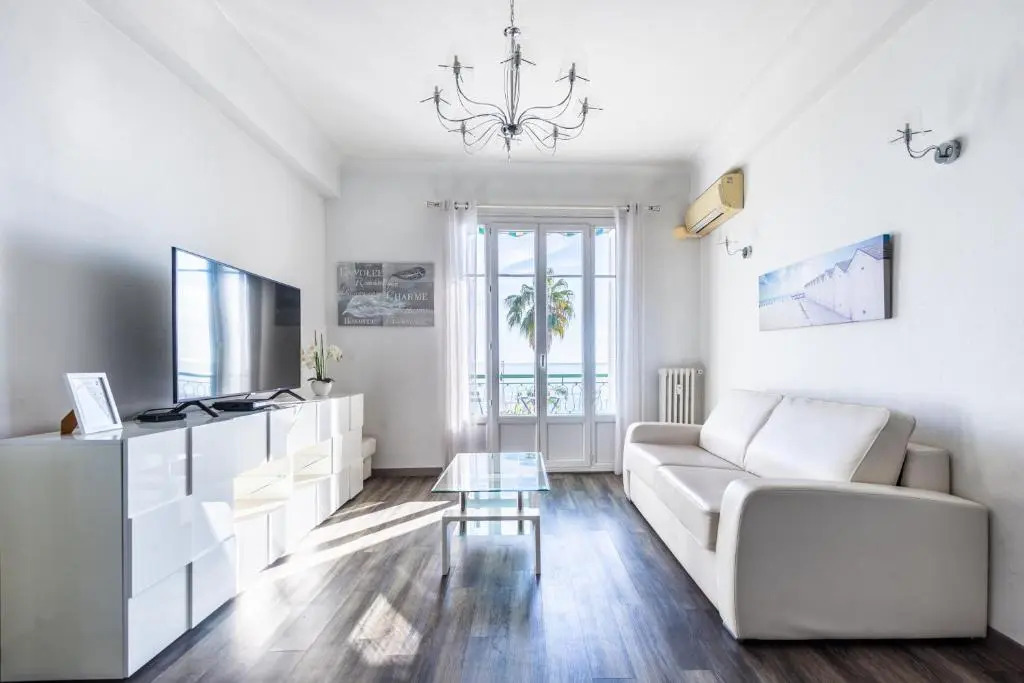 Sea Front Suite - Panoramic View with Terrace - 85 M