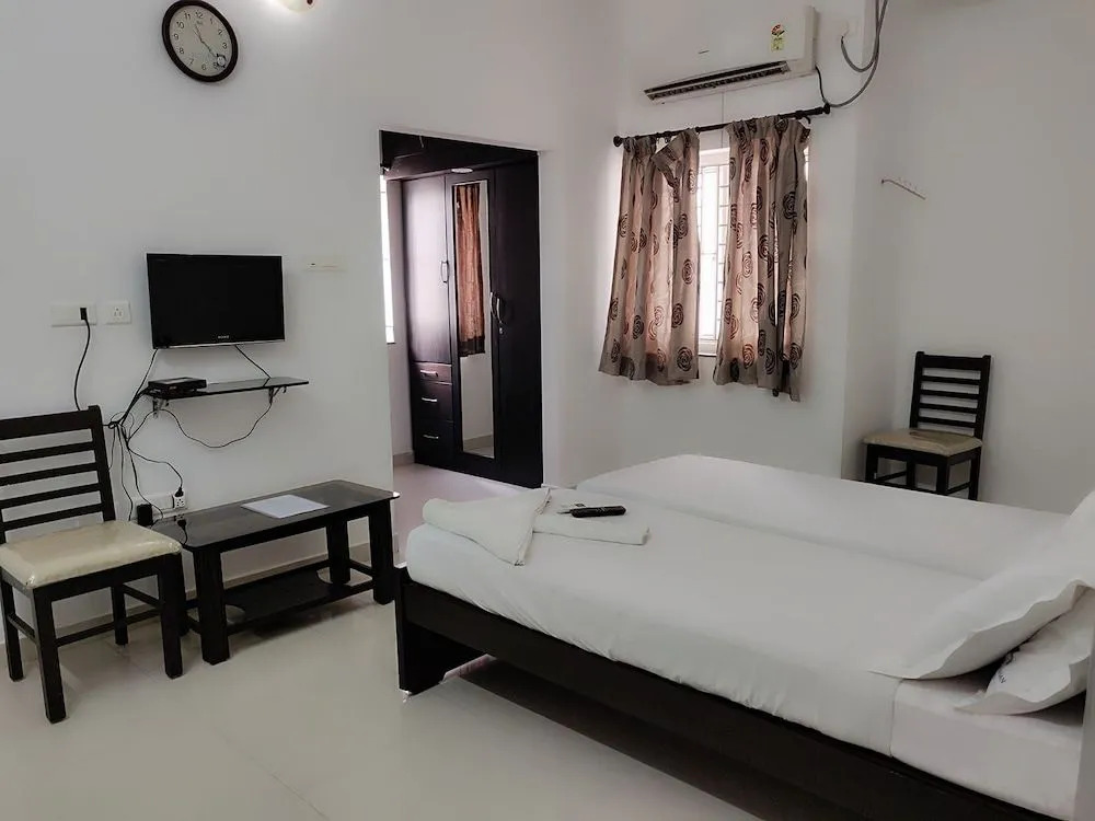 Swarna Sudarshan Service Apartments Sholinganallur