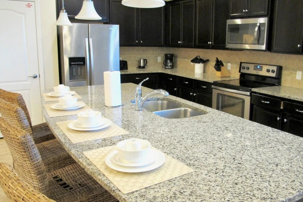8BR Home - Near Disney - Private Pool and Hot Tub