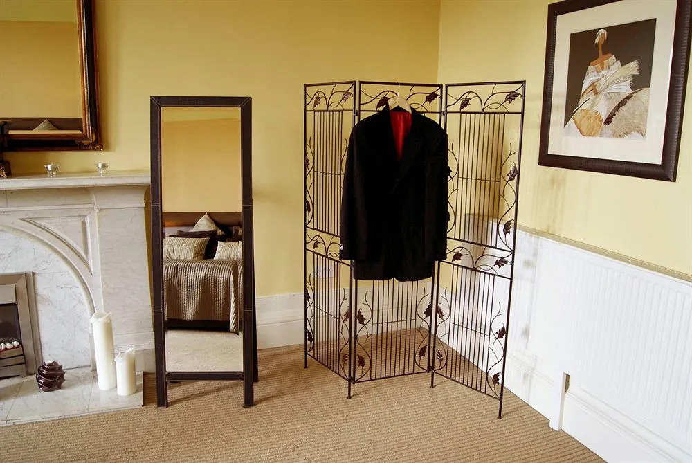 Number 10 Hotel