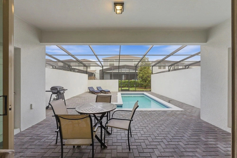 Cozy and Spacious 5BR With Pool Near Disney Parks