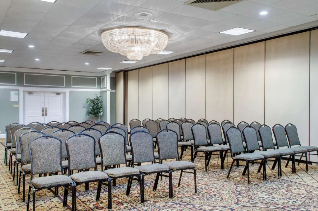 Holiday Inn Shreveport Airport West