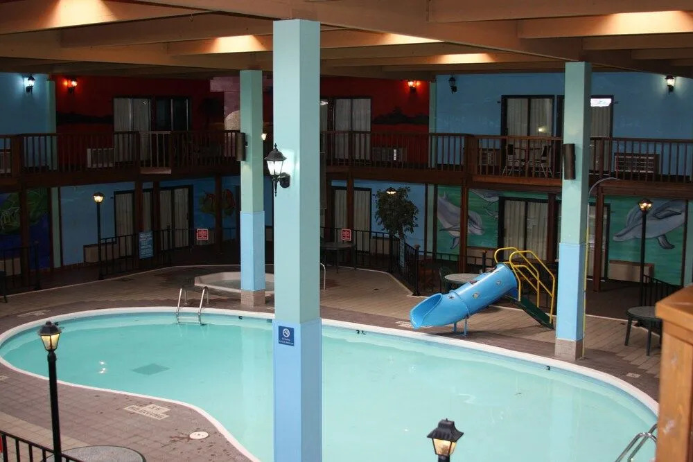 Gladstone Inn and Suites