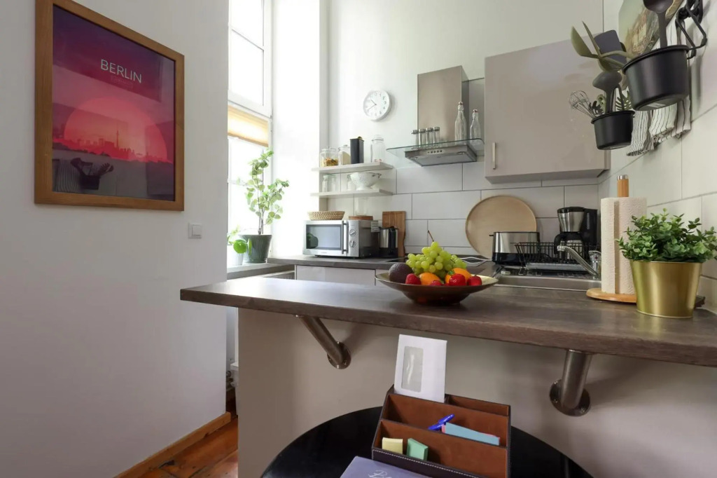 4 Personen Altbau nahe Kurfürstendamm