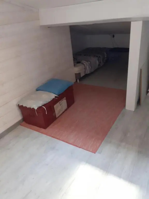 Maison au calme dans pinède, plages à 12min à pied