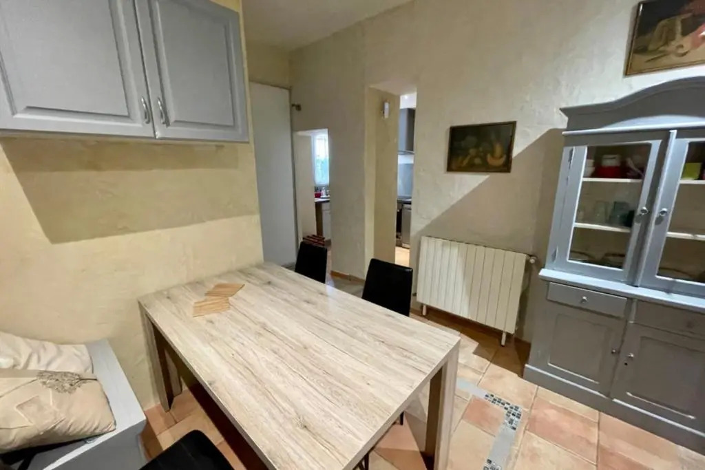 Nice House With Small Private Courtyard