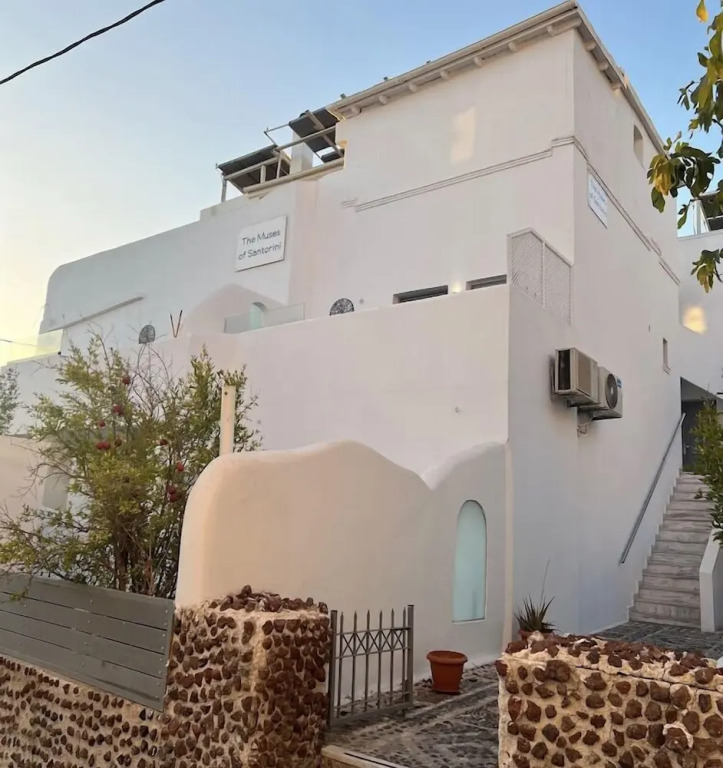 The Muses of Santorini Private Jacuzzi Suites