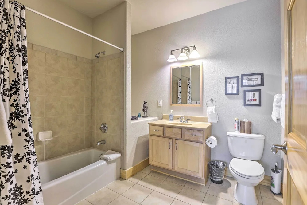 7 Mi to Slopes: Main Street Condo in Dillon