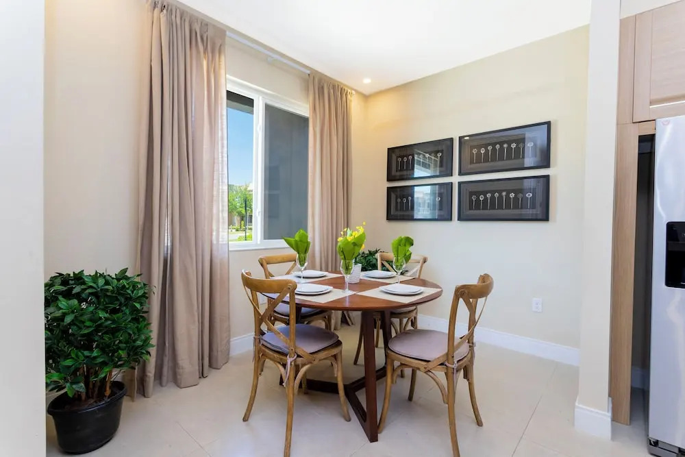 Stunning 4 Bd Close To Disney @ Magic Village 3247