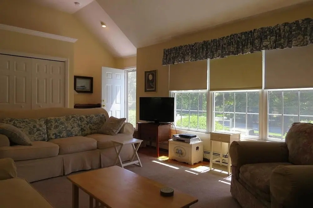24 Songbird Lane - Three Bedroom House