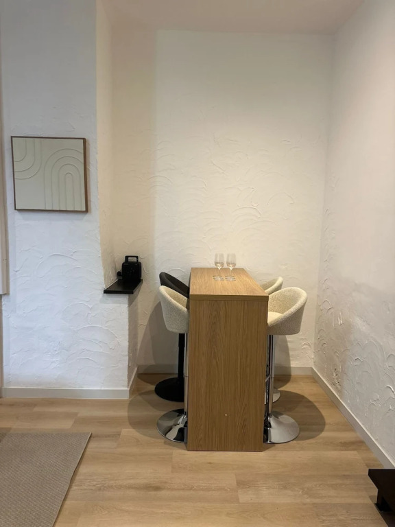 Cozy 1BR & Living Room Near City Center