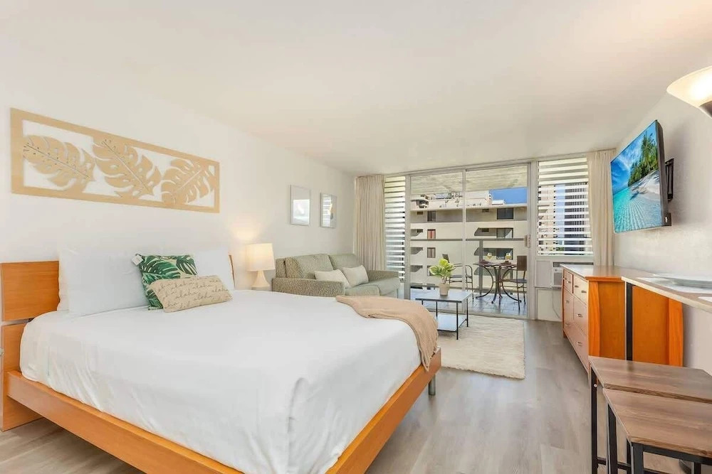 @marbella Lane - Stylish Island Stay w/ City Views