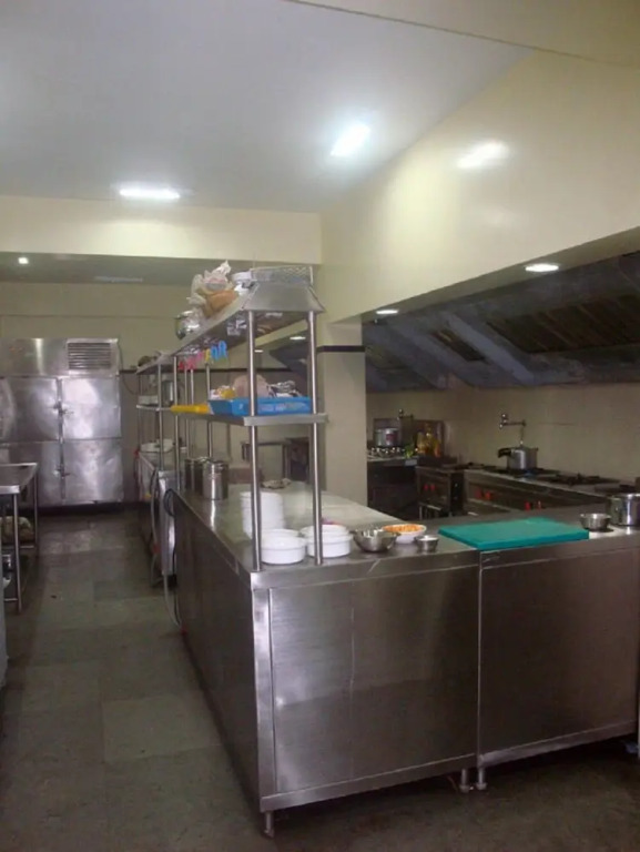 Hotel Hilltop International