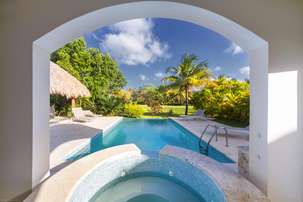 Villa in Bavaro for rent (Cocotal Golf & Country Club) – pool, billiards, maid