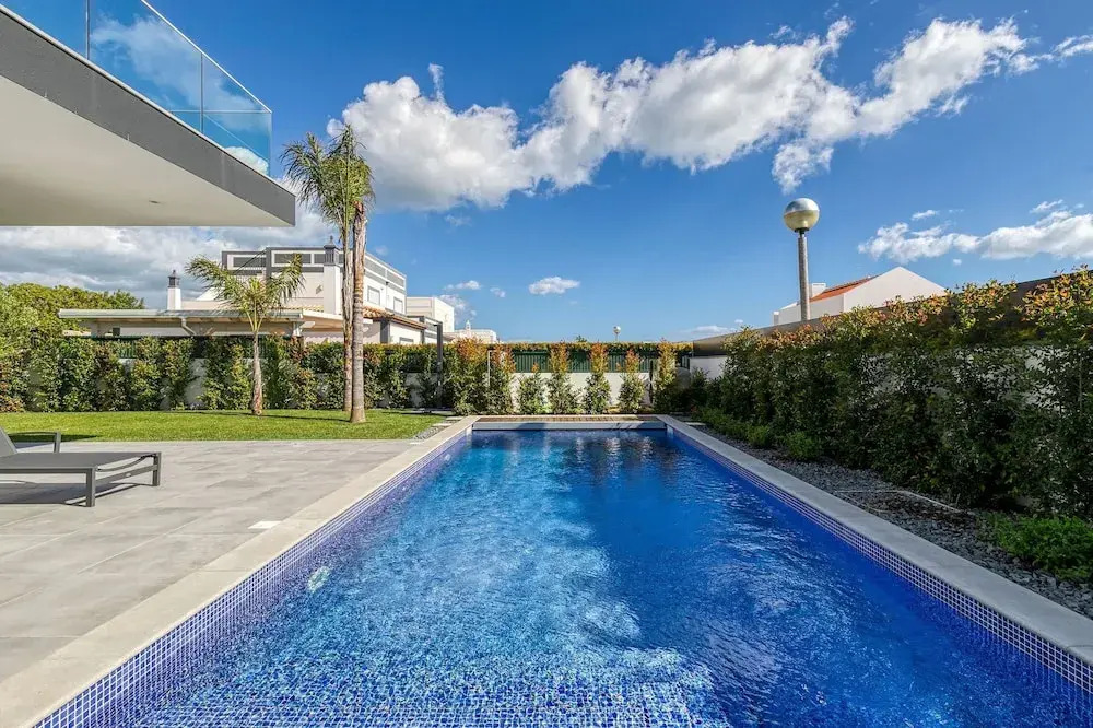 Manatee Modern Luxurious Villa