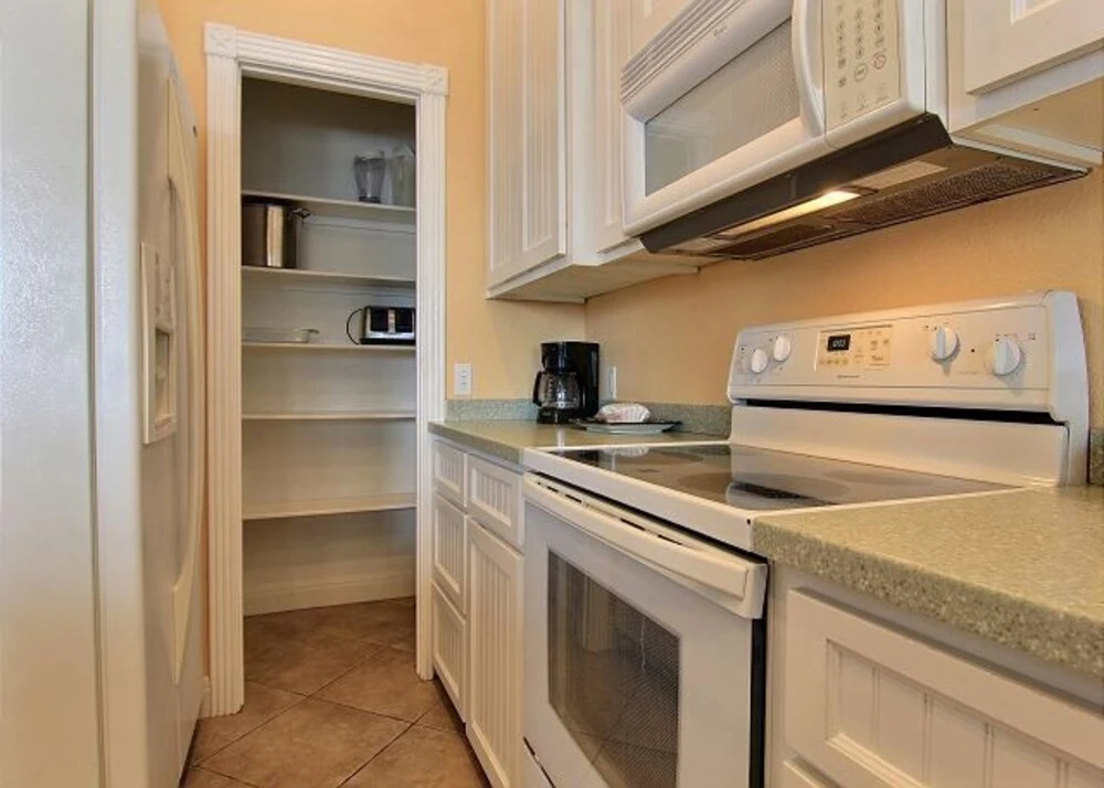 Villa Laguna - 4 Br home by RedAwning