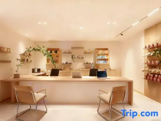 Linhua Courtyard Hotel (Dalian Xinghai Square Convention Center Subway Station)