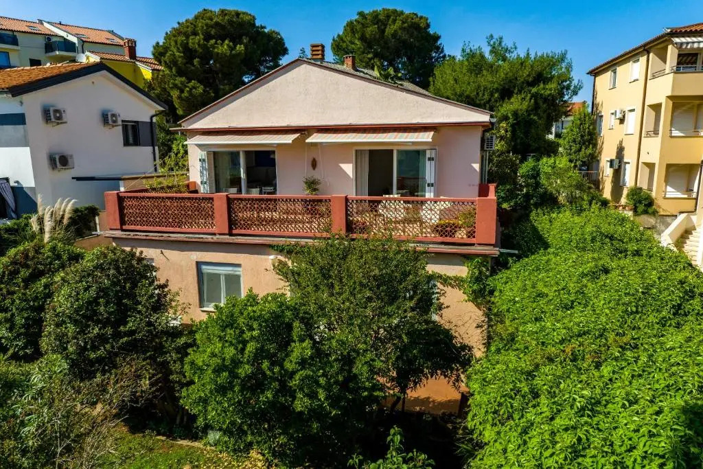 Apartment Greta,50 METERS TO THE BEACH