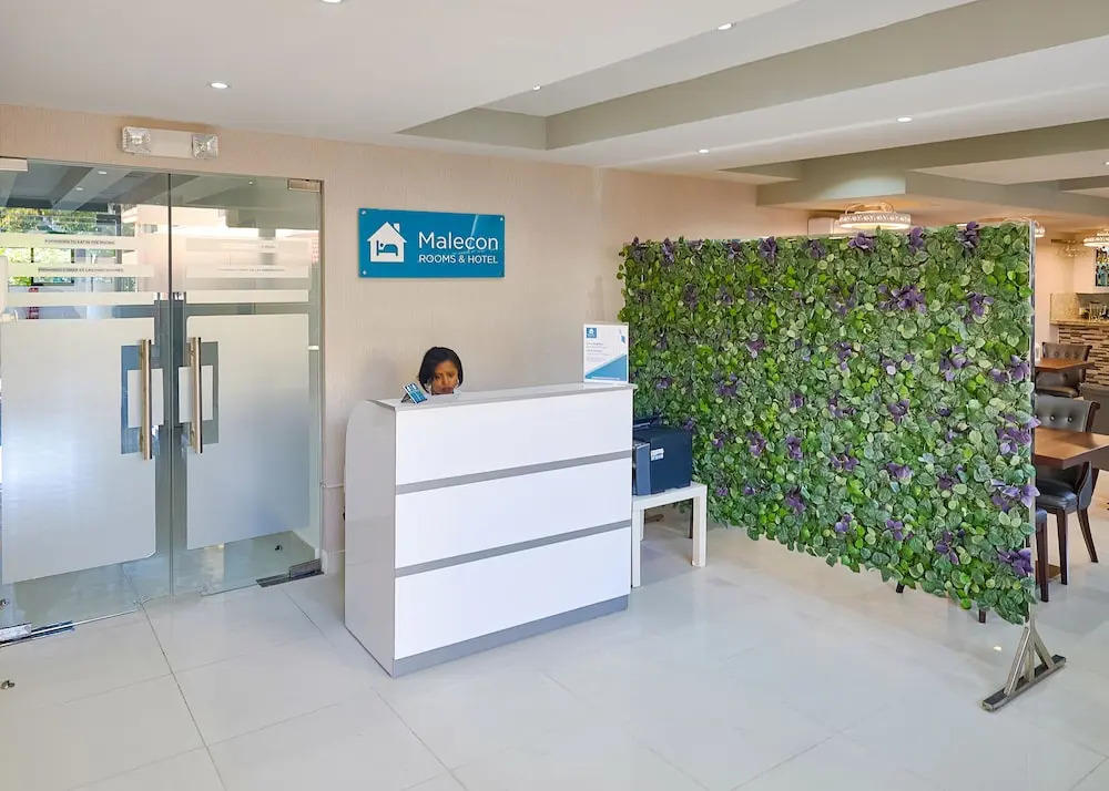 Malecon Premium Rooms & Hotel