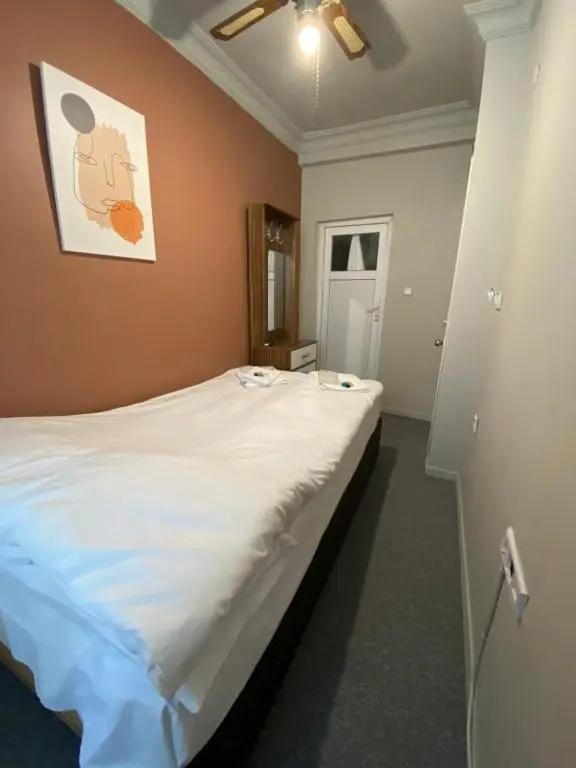 Simon Hotel