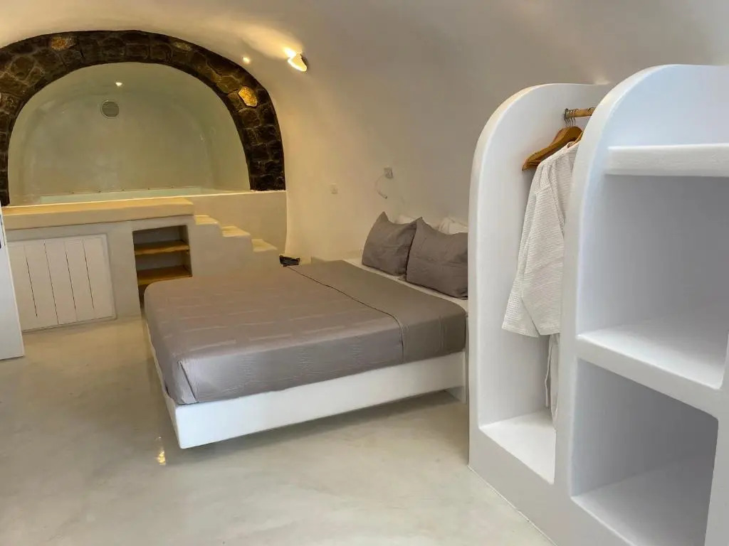 Cally Cave House