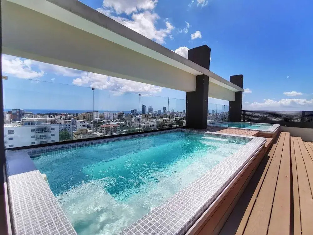 Luxury Condo 1 Br Pool Excellent Location
