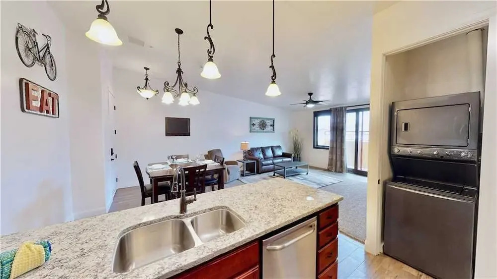 Alta Vida #4 2 Bedrooms 2 Bathrooms Condo