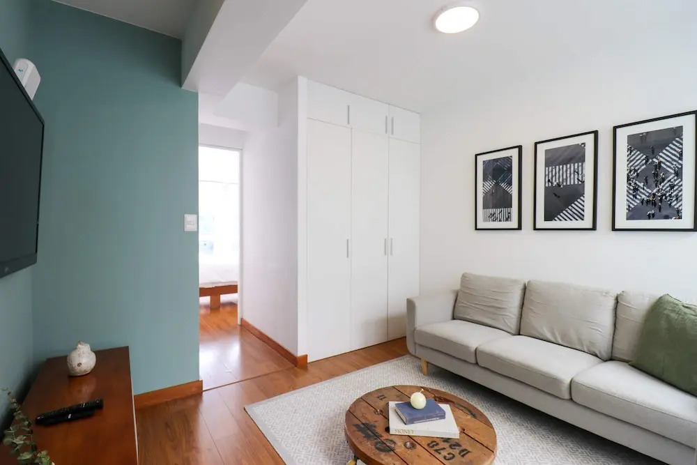 Lovely 2BR with Balcony in Miraflores