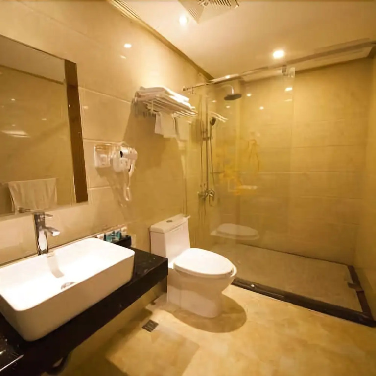 Longquan Hotel