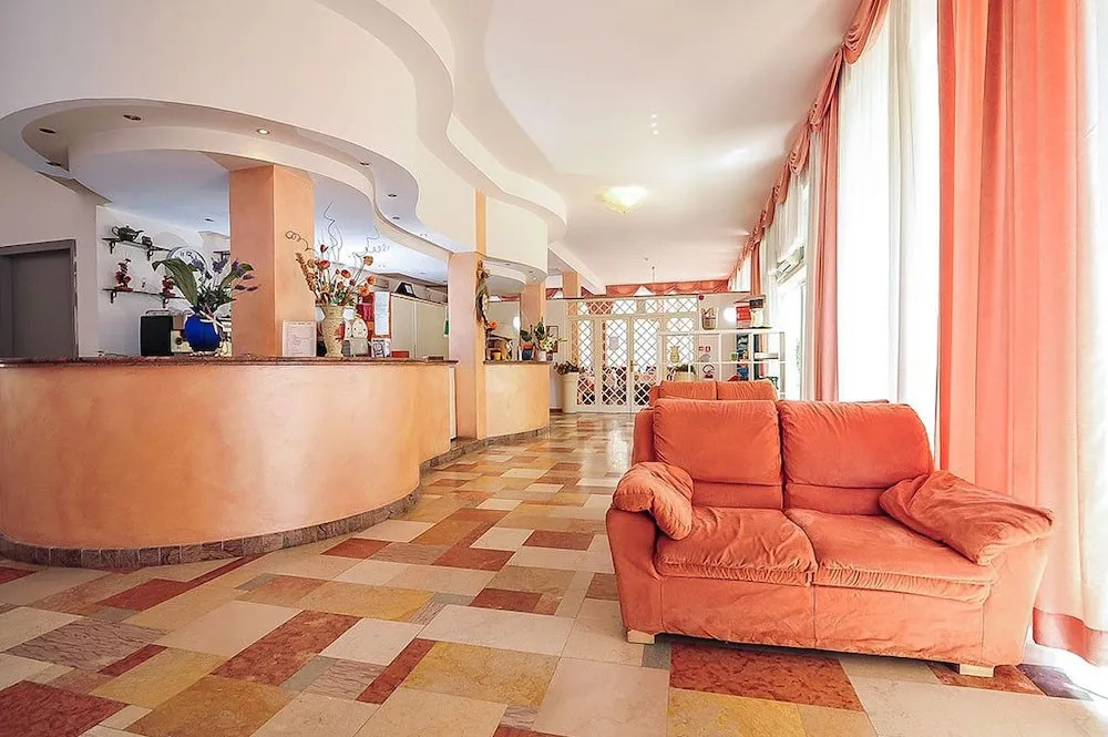 Hotel Reve