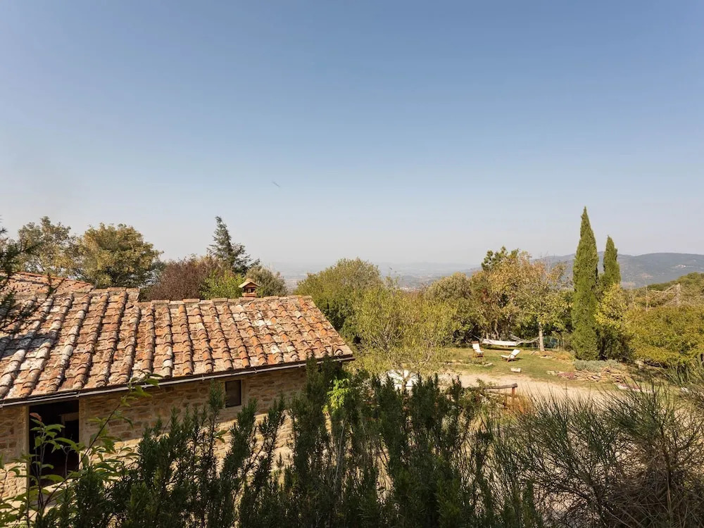 Idyllic Farmhouse With Bbq, Swimming Pool, Terrace, Garden