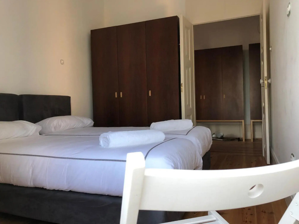 Rua Tenente Campos Rego, Ground Floor